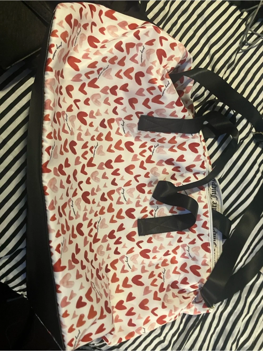 Juicy Couture 18x14x7 top zip , handles & shoulder strap, white with hear